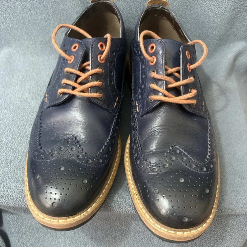 Clarks traditional wingtip